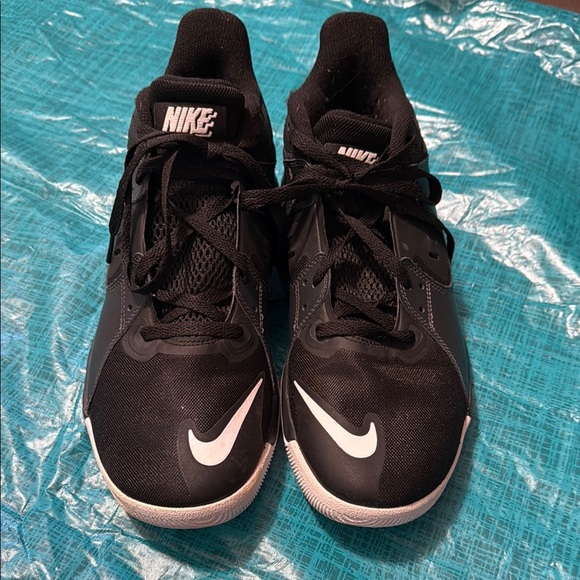 Nike Black and White Athletic Shoes - Picture 1 of 3